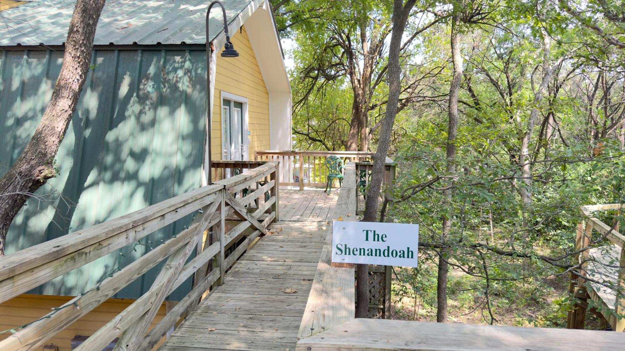 Bed And Breakfast On White Rock Creek Waco Esterno foto