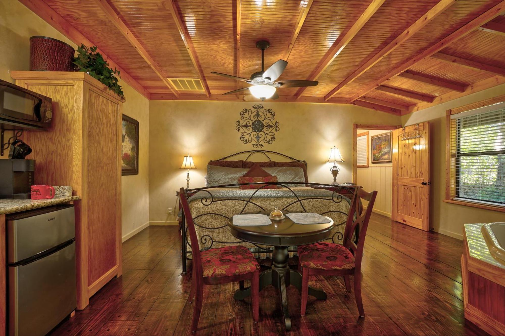 Bed And Breakfast On White Rock Creek Waco Esterno foto